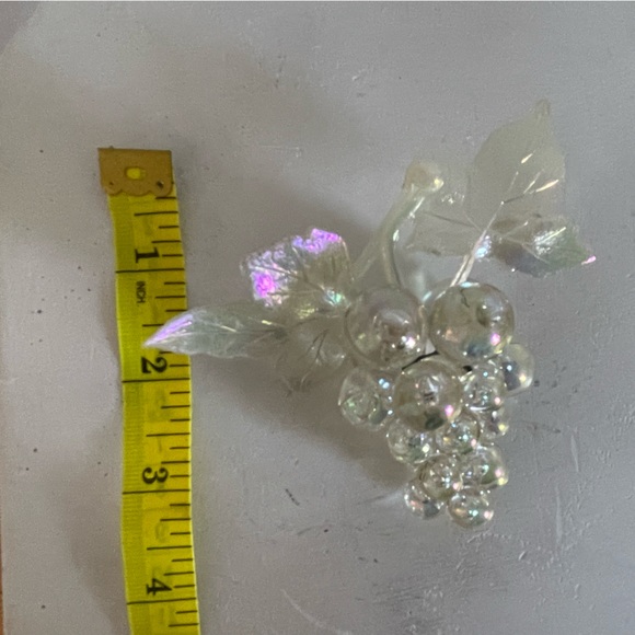 Strung Glass Iridescent Bunch of Grapes clear 1970’s Ornament - Picture 6 of 7